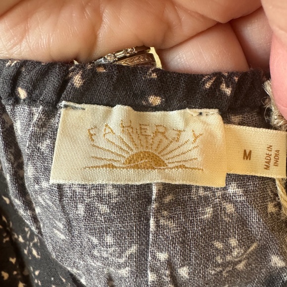 NWT! FAHERTY Sunbeam Top - Luna Mixed Print
SZ medium strappy tank - Picture 7 of 10